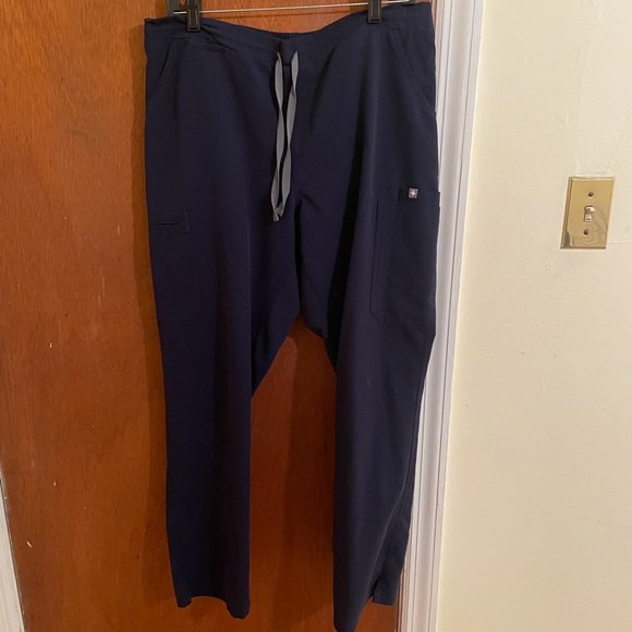 FIGS Scrub Pants - Picture 1 of 2